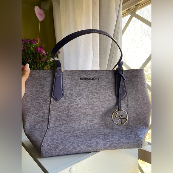 NWOT Michael Kors Kimberly Tote - Picture 2 of 7